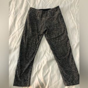 Beyond Yoga Heather Grey Crop Legging